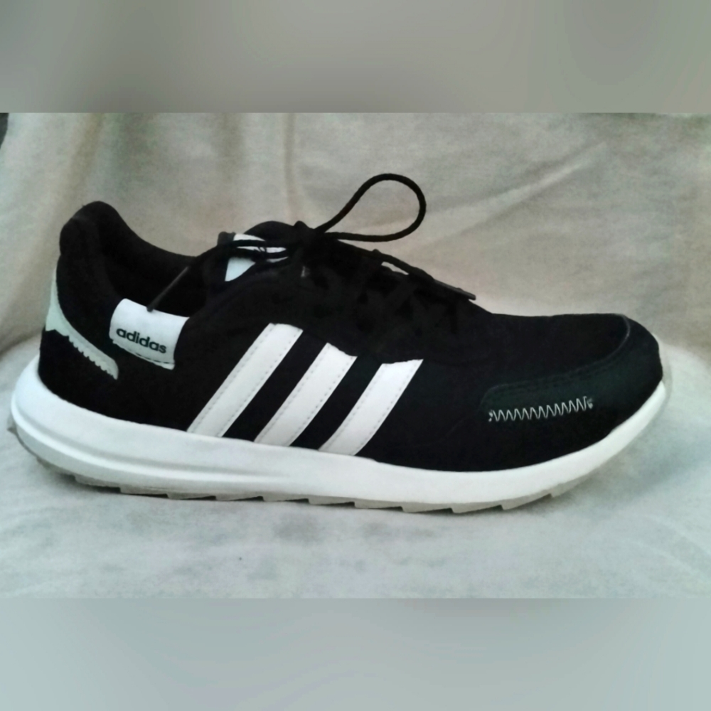 Adidas shoes black/white 6.5
